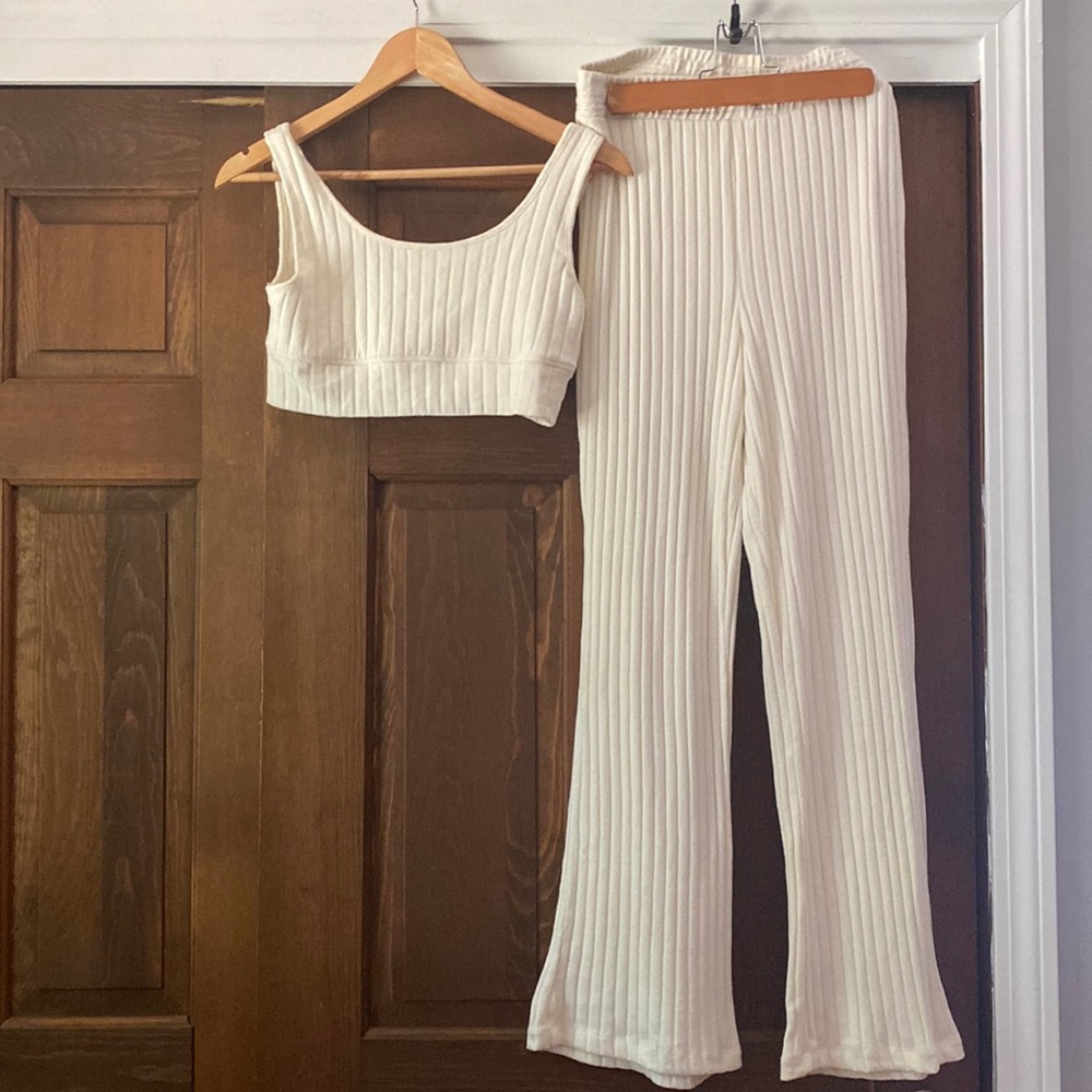 Z supply cream, ribbed, lounge pants and bralette size medium and large